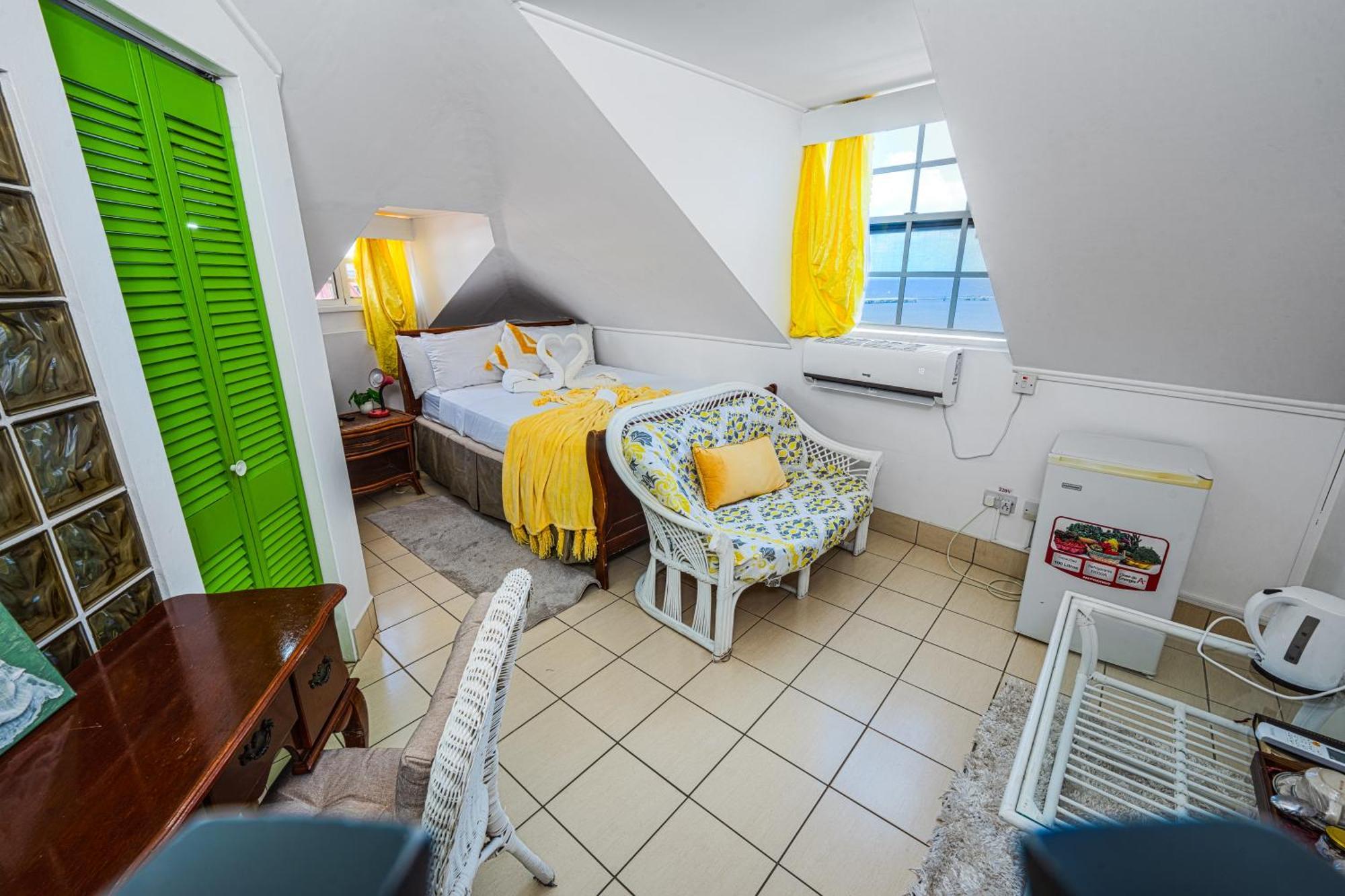 Deyna'S City Inn St. George's Bilik gambar